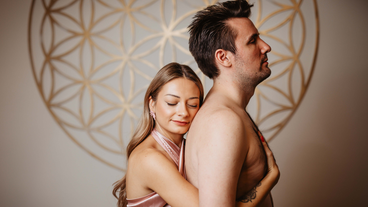 Tantra masáž s rituálem smyslů Milujeme tantru - Tantra masáž s rituálem smyslů